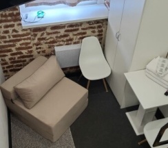 Трехместный номер Лофт с двуспальной и раскладным креслом/кроватью в Лофт отель на Крымской