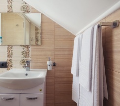 Полулюкс с балконом в Melissa