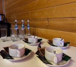 Шале с двумя спальнями "Белуха" в Cedar grass Териберка