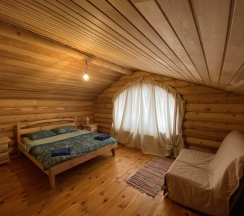 Дом для отпуска в Ая