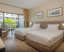 Двухместный номер Deluxe с видом на бассейн (2 отдельные кровати) в Deevana Plaza Phuket
