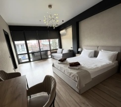 Люкс с 2 комнатами с балконом в Hotel&Suite AinLan