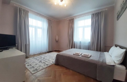 Беларусь, Минск и окрестности: Апартаменты Апартаменты на Клары Цеткин 2 Центр Минска Возле Жд Вокзала