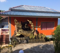 Двухместное бунгало Superior с видом на море двуспальная кровать в Dragon Hut Resort