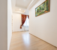 Дом в Апартаменты на 6-я Тарховская улица, 24А