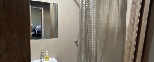 Двухместный с двумя кроватями (TWIN) с собственной ванной комнатой вне номера в Город и море