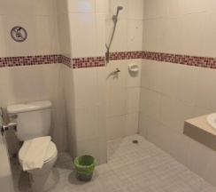 Двухместный номер Standard с балконом двуспальная кровать в Hotel The Journey Patong New