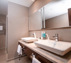 Executive Suite с двуспальной кроватью в Новотель Фит Красная Поляна