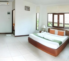 Двухместное бунгало с видом на сад двуспальная кровать в La Mer Samui Resort