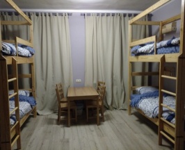 Восьмиместный мужской номер в Хостел