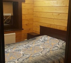 Дом в Гостевой дом с бассейном