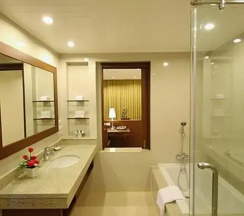 Двухместный номер с видом на сад (двуспальная кровать) в The Heritage Pattaya Beachfront Resort