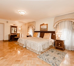 3-комнатный номер люкс семейный в Petroff Palace