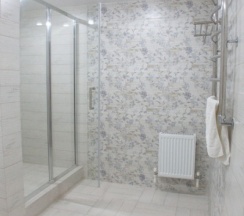 Люкс, двухкомнатный номер на втором этаже в Золотая рыбка