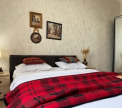 Уютная сталинка — первый дом у моря, прямо в парке и рядом с городским пляжем! в Как дома 05