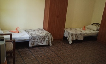 Четырехместный номер эконом с двуспальной кроватью в Белые скалы
