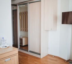 Двухместный номер Superior с балконом и с видом на море двуспальная кровать в Diana Palace