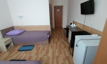 Кровать в 2-местном общем номере в Геолог