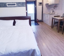 Двухместный номер Deluxe двуспальная кровать в Preun Jeju Pension