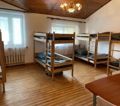 Кровать в общем номере (мужской номер) в Hostel POPLAWOK