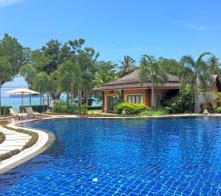 Двухместный люкс Deluxe с частичным видом двуспальная кровать в Laguna Villas Boutique Hotel