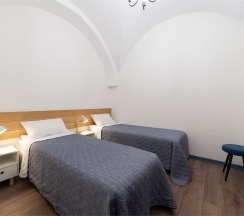 Апартаменты с двумя кроватями, кухней-гостиной  и отдельным входом в Двенадцать