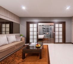 Люкс Deluxe с балконом в Grand Asoke Suites Boutique Residence