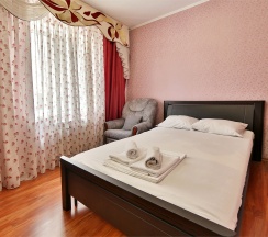 Семейный двухкомнатный номер с балконом в Черномор