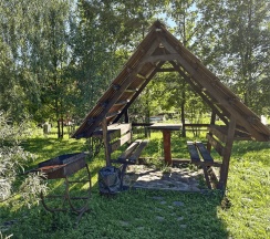 Сосновый дом 6. Изба мастера. в Усадьба Сокол