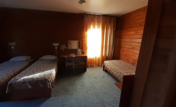 Трёхместный номер Standard с балконом в Zima