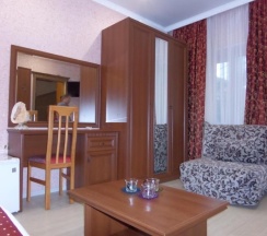 Комфорт с кроватью King Size и балконом в Кристина