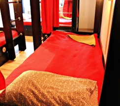 Кровать в общем номере в Like Hostel