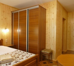 Четырёхместный номер Standard с балконом в Гагра