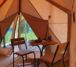 Тент с красивым видом из окна в Osuga Village