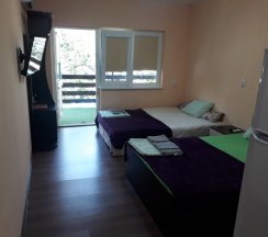 Шестиместный полулюкс с 2 комнатами в Гостиница