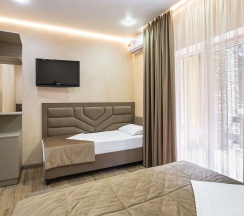 3-местный Стандартный номер с балконом в Манэ