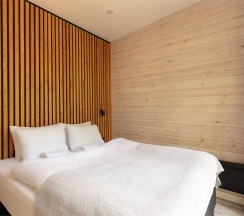 Улучшенный коттедж с двумя спальнями и купелью в Black Village Family