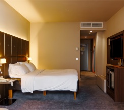 Номер Classic Superior с видом во внутренний двор в МЕРКЮР ТЮМЕНЬ ЦЕНТР