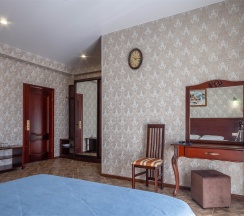 Улучшенный стандарт с боковым видом на море и горы в Karap palace hotel