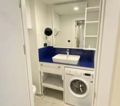 Трёхместный номер Superior с балконом и с видом на море в Апарт-отель MyGeorgia LLC Orbi City