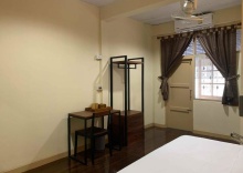 Двухместный номер Standard с балконом двуспальная кровать в Achcha hotel - itsaraphap MRT station - Wat Arun