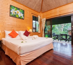 Бунгало Superior с балконом в Palm Leaf Resort