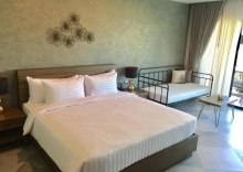 Двухместный номер Standard с видом на море двуспальная кровать в Coral Tree Villa Huahin