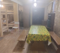 Отдельно стоящий домик для семьи 8 чел. со всеми удобствами на берегу озера в центре города по адресу г. Кириллов, ул. Гагарина д. 93а в Луманская заводь