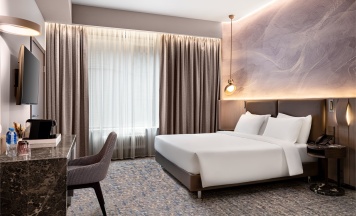 Делюкс для людей с ограниченными возможностями с одной большой кроватью в Cosmos Selection Moscow Arbat