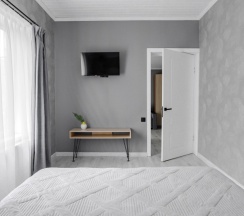Двухместный семейный номер Comfort с балконом (двуспальная кровать) в Графская поляна