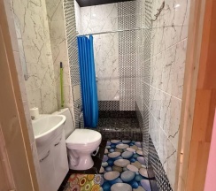 Комната стандарт с 2 односпальными и 1 двуспальной кроватью №2 в Алешкина мечта