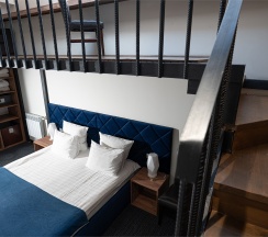 LOFT BLUE в Парадная