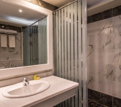 Двухместный номер Standard с видом на бассейн двуспальная кровать в Seagull Beach Resort Families & Couples Only - All Inclusive