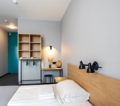 2-местный номер с собственной ванной комнатой в Friday center